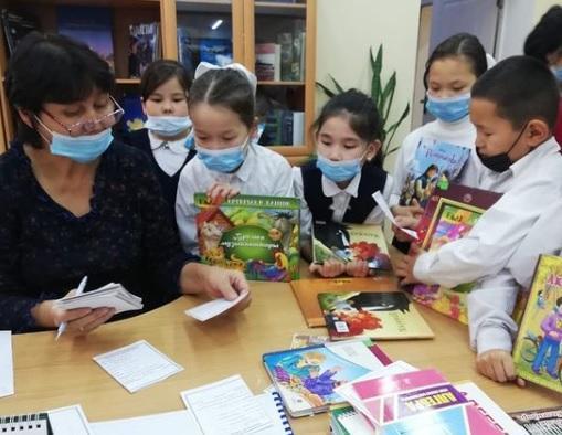 «Оқуға құштар мектеп жобасы» аясында 2-4сыныптар арасындағы кітап оқу жобасы