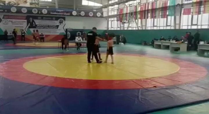 Республикалық Ережесіз жекпе-жек турнирінде мектебіміздің 5 "Д" сынып оқушысы Исак Нурислам 2 орын жеңіп алды!!!